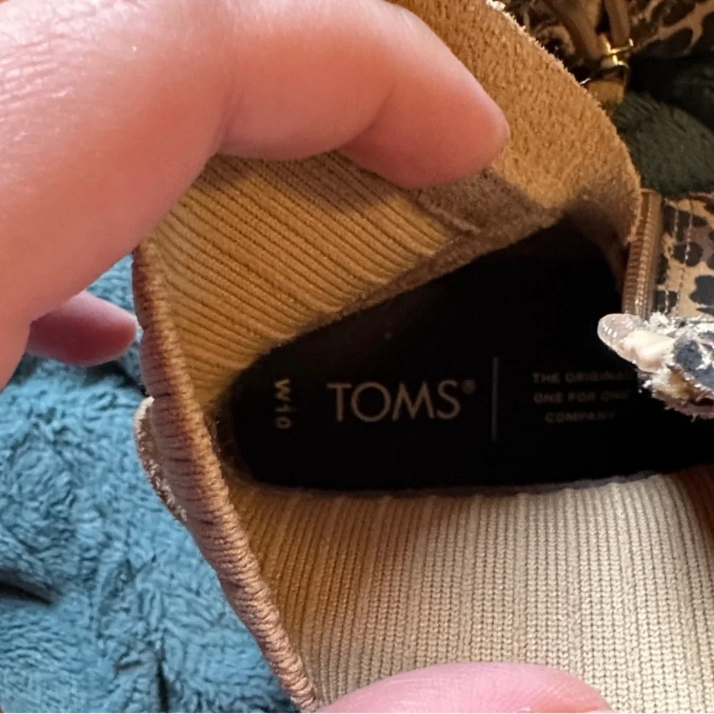 Toms Tan Leopard Print Wedge Boots size 10